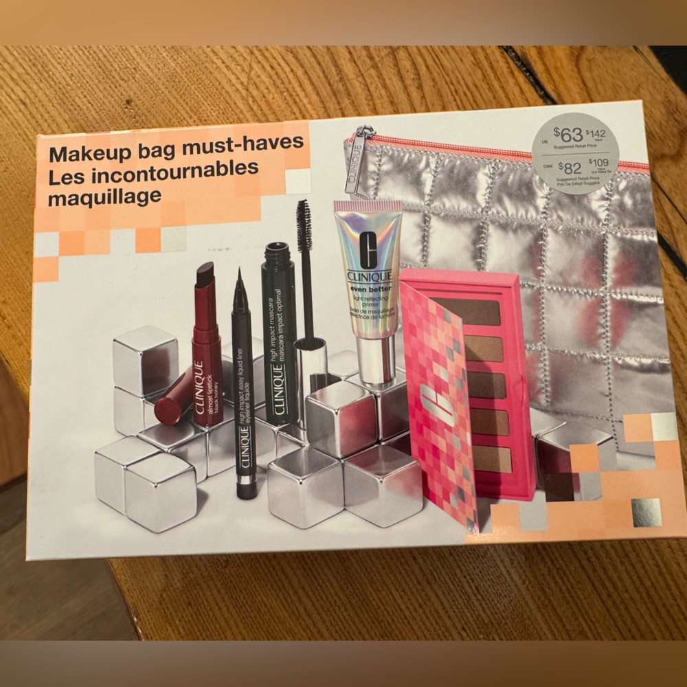 Clinique Makeup Bag Must Haves Gift Set ($142 value)